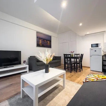 2bdr Gellert W Ac & Balcony By Nw Βουδαπέστη