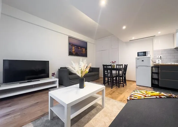 2bdr Gellert W Ac & Balcony By Nw Βουδαπέστη