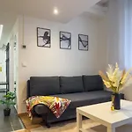 2bdr Gellert W Ac & Balcony By Nw Διαμέρισμα Βουδαπέστη