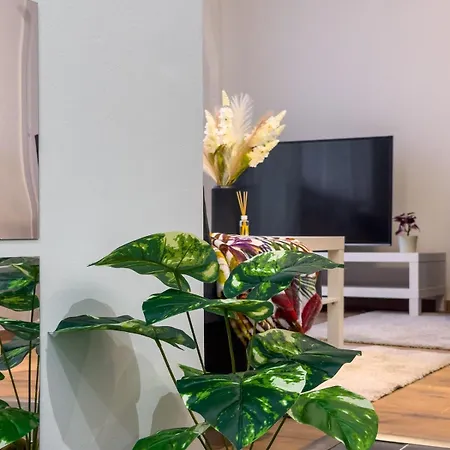 2bdr Gellert W Ac & Balcony By Nw Apartament Budapeszt