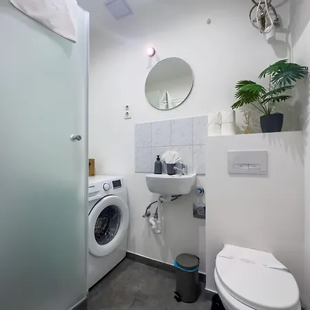 Apartament 2bdr Gellert W Ac & Balcony By Nw *