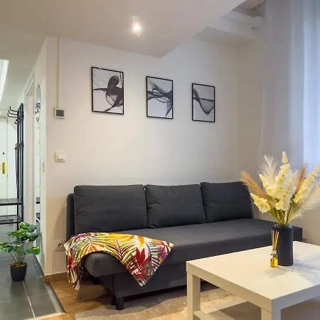 2bdr Gellert W Ac & Balcony By Nw Apartament Budapeszt
