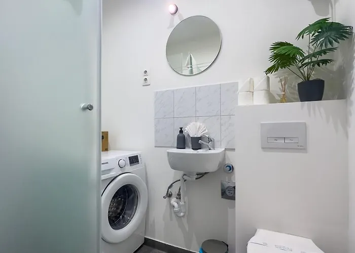 Apartamento 2bdr Gellert W Ac & Balcony By Nw *