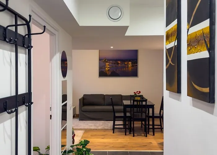 2bdr Gellert W Ac & Balcony By Nw Apartamento *