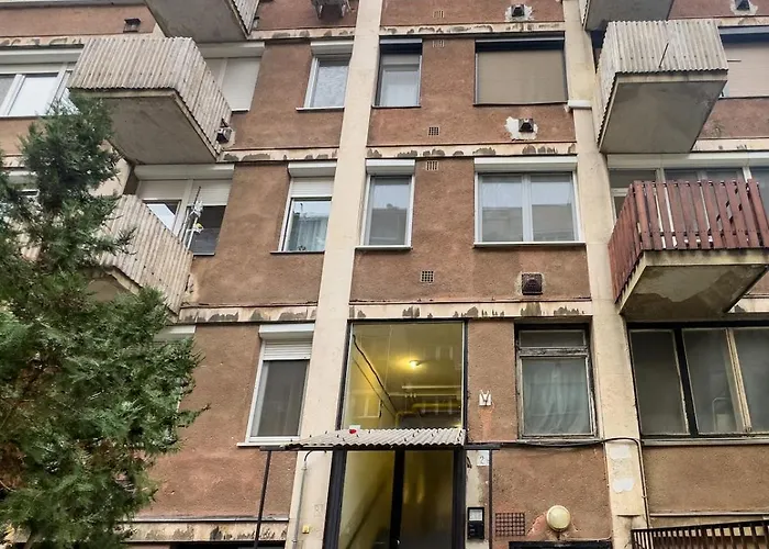 Apartment 2bdr Gellert W Ac & Balcony By Nw Budapest