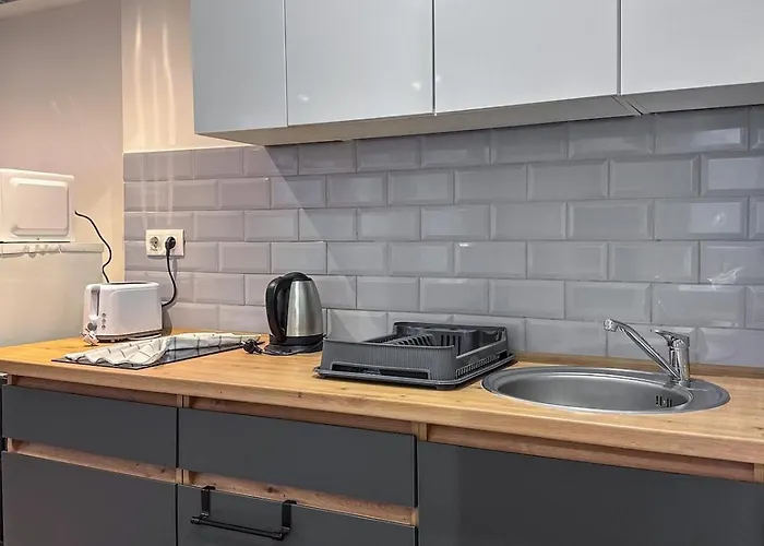 2bdr Gellert W Ac & Balcony By Nw Apartamento Budapeste