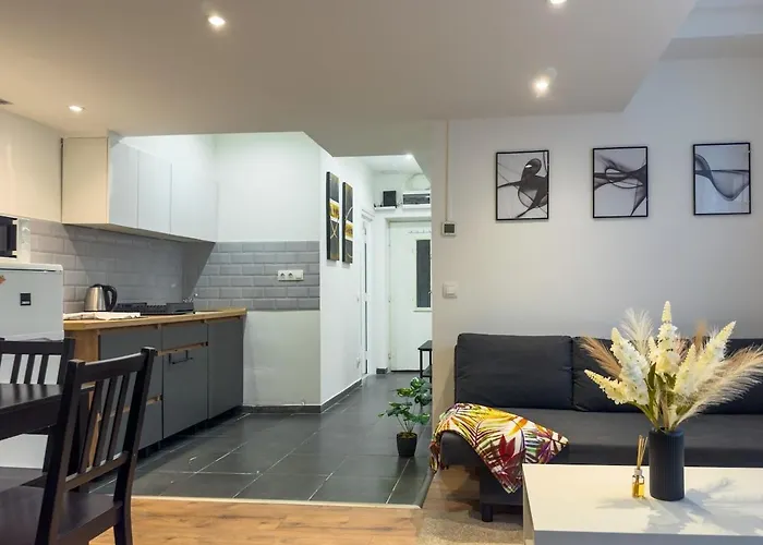 Apartamento 2bdr Gellert W Ac & Balcony By Nw *