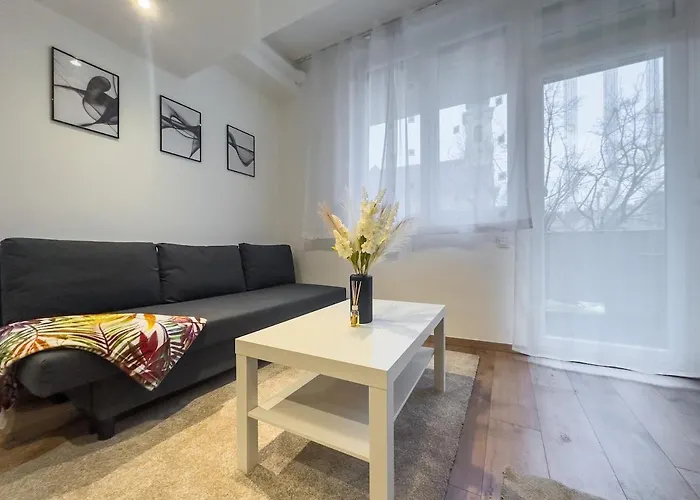 Apartment 2bdr Gellert W Ac & Balcony By Nw Budapest